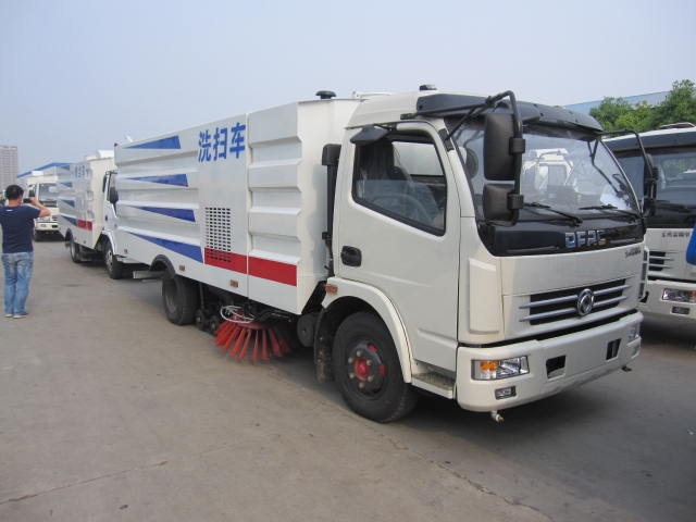 東風大多利卡洗掃車